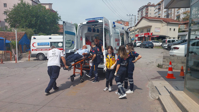 Zonguldak'ta feci kaza! Otobüs ve kamyon çarpıştı, 1'i ağır 4 kişi yaralandı - Resim: 2