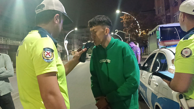 Kocaeli'de korkunç kaza! Otomobil ve motosiklet birbirine girdi, otomobil sürücüsü kaçtı - Resim: 0