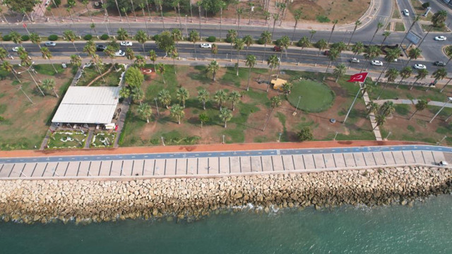 Mersin'de hissedilen sıcaklık 45 dereceyi gördü, kent merkezi boşaldı - Resim: 0