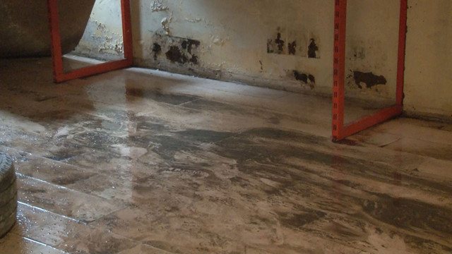 Bu suyun kaynağı herkesi ürküttü! Arnavutköy'de duvardan 2 aydır su akıyor - Resim: 3