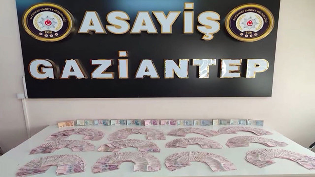 Kendilerini polis olarak tanıtıp vatandaşı 8 bin dolar dolandıran 4 kişi yakalandı! - Resim: 1