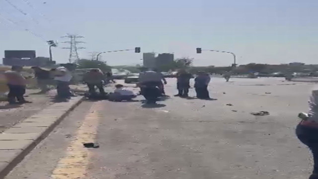 Ankara'da kamyonet ve otomobilin çarpıştığı feci kazada 3’ü ağır 5 yaralandı - Resim: 1