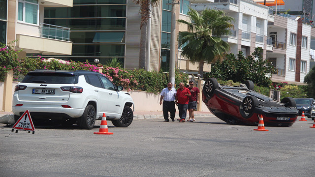 Görmeye geldiği falez manzarası sonu oluyordu! Otomobille çarpıştı takla attı - Resim: 2