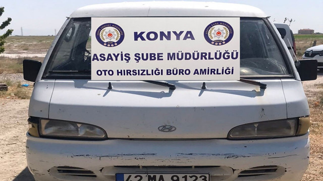 Konya'da otomobil hırsızlarına operasyon! 4 aracı çalıp kameralara yakalandılar - Resim: 0