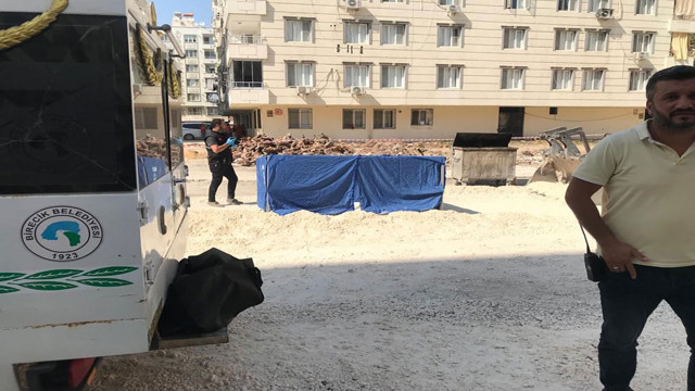 Şanlıurfa'da iş makinasının altında kalan kadın feci şekilde can verdi! - Resim: 2