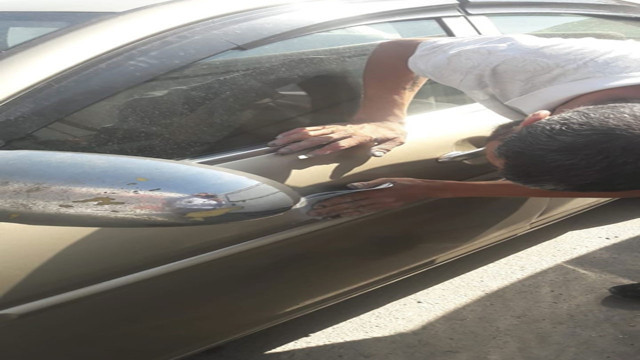 Önce aracı hasara uğradı sonra dolandırıldı! 'Tamirciyiz' dediler aracı alıp kayboldular - Resim: 2