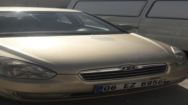 Önce aracı hasara uğradı sonra dolandırıldı! 'Tamirciyiz' dediler aracı alıp kayboldular - Resim: 0