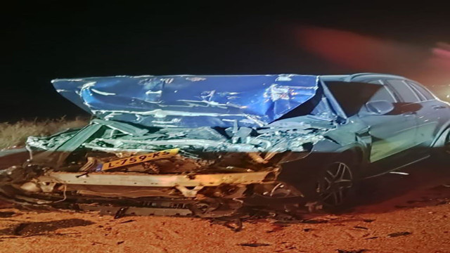 Çorum'da traktörle çarpışan otomobil hurdaya döndü! 3 kişi yaralandı - Resim: 1