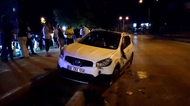 Bursa'da otomobil ve cip çarpıştı! Refüje çarparak devrildi: 5 yaralı - Resim: 1