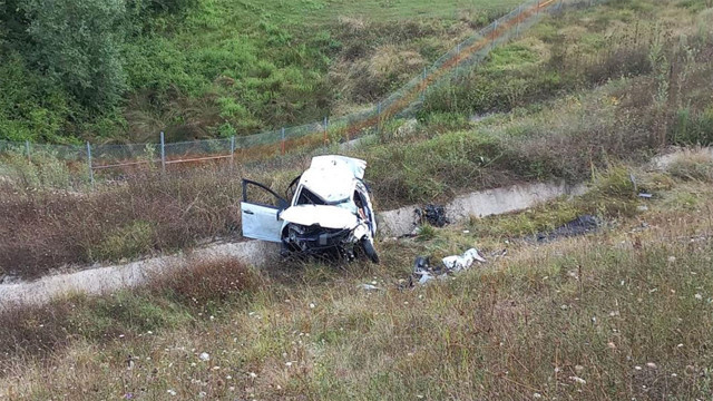 Kocaeli'de acı kaza! Şarampolde takla atan araç baba ve oğula mezar oldu - Resim: 0