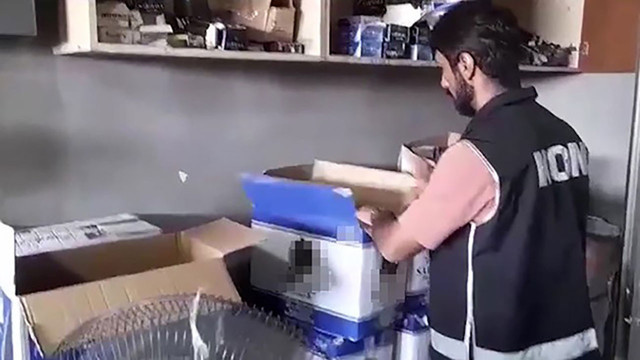 Konya'da tel örgü dükkanı kaçak sigara imalathanesi çıktı! - Resim: 1