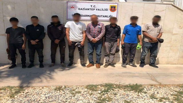 İnsan kaçakçılarının yeni yöntemi1 Polis kılığına giren 13 kaçakçı yakalandı - Resim: 0