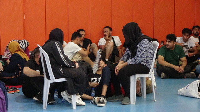 Antalya'da tekneyle İtalya'ya kaçmaya çalışan 270 kaçak göçmen yakalandı! - Resim: 2