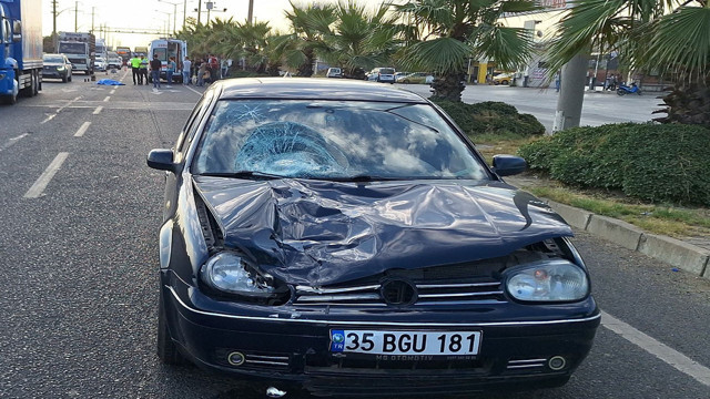 Manisa'da otomobilin çarptığı yaşlı kadın feci şekilde can verdi - Resim: 0