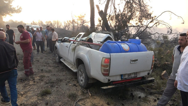 Orman yangınına müdahale ederken üzerine ağaç devrildi - Resim: 2