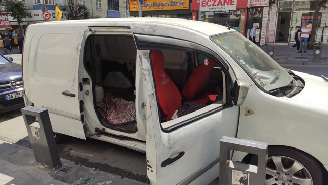 Sultangazi'de hırsızlardan büyük vurgun! Araçların 75 bin lira değerinde ses sistemlerini çaldı - Resim: 0