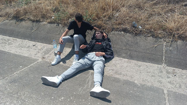 Edirne'de bir tuhaf kaza! Motosikletiyle babasının arabasına çarptı - Resim: 0