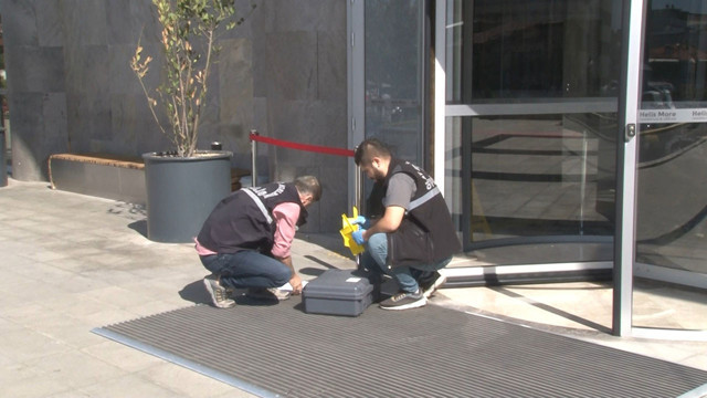 Kartal'da maskeli saldırgan rezidans otoparkında husumetlisine kurşun yağdırdı! - Resim: 0