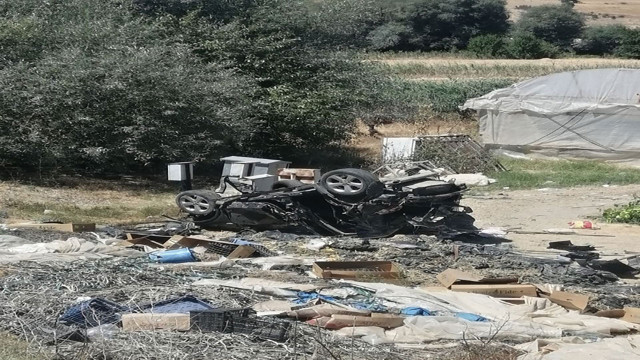 Isparta'da korkunç kaza! Takla atan otomobilde 2'si ağır 4 kişi yaralandı - Resim: 1