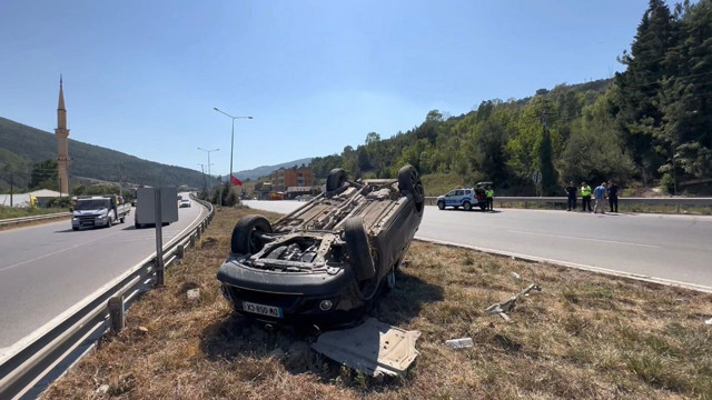 Samsun'da gurbetçi ailenin otomobili takla attı: 4 yaralı - Resim: 1