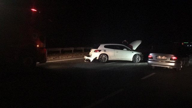 Tekirdağ'da yön tabelasına çarpan sürücü ölümden dündü! - Resim: 0
