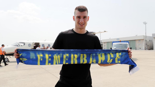 Dominik Livakovic, Fenerbahçe için İstanbul'a geldi! İşte ilk fotoğraf... - Resim: 0