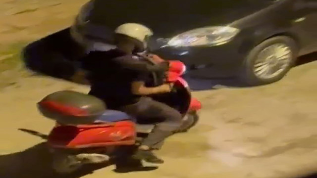 Hırsızın rahatlığı görenleri şaşırttı! Motosikleti çalarak kayıplara karıştı - Resim: 0
