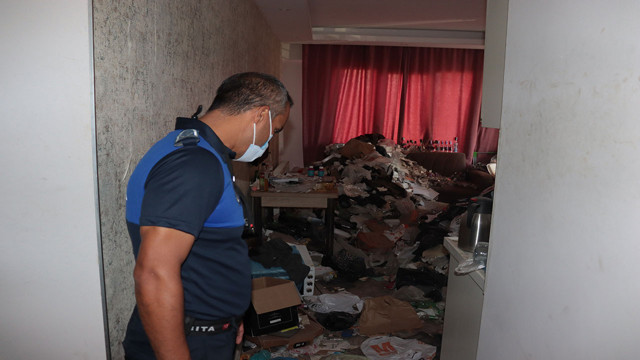 Kayseri'de ev sahibi kiracısının bıraktığı çöp evi görünce şok oldu! - Resim: 2