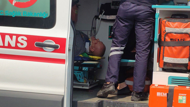 Sultangazi'de 2 otomobil kafa kafaya çarpıştı! Kazada yaralanan eşini bir an olsun bırakmadı - Resim: 2