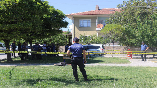 Erzincan'da parktaki cesedi vatandaşlar fark etti! - Resim: 0