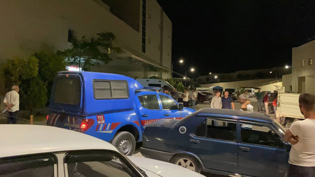 Tokat'ta silahlı saldırgan jandarmaya ateş açtı! Husumetlisini öldürdü, 2 kişiyi yaraladı - Resim: 0