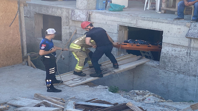 Zeytinburnu'nda 67 yaşındaki adam inşaattan düşerek feci şekilde can verdi! - Resim: 1
