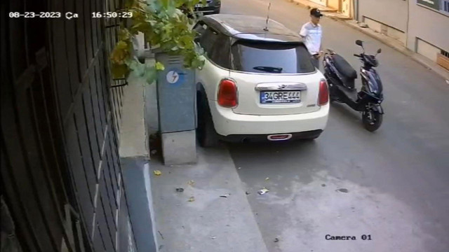 Babasından emanet aldığı 4 bin doları saniyeler içinde çaldırdı! - Resim: 2