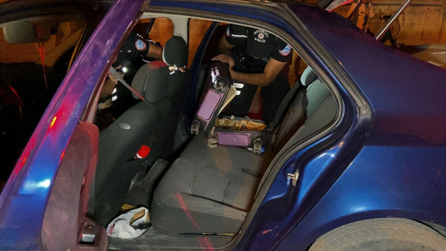 Konya'da arama yapılan şüpheli araçta  36 adet ruhsatsız tabanca ele geçirildi - Resim: 1