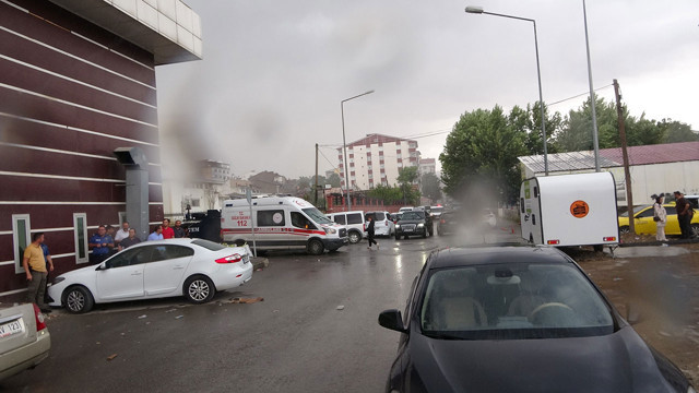 Bitlis'te korkutan doğalgaz patlaması! Alev topu yükseldi, birçok yer zarar gördü - Resim: 0