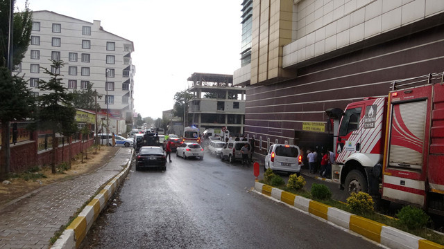 Bitlis'te korkutan doğalgaz patlaması! Alev topu yükseldi, birçok yer zarar gördü - Resim: 2