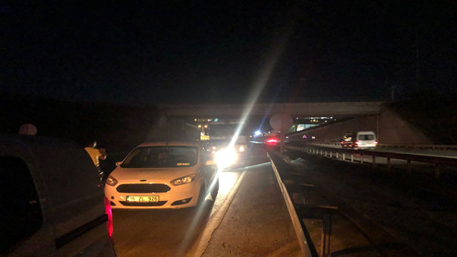 Bursa'da zincirleme kazaya müdahale eden polislere alkollü sürücü çarptı! - Resim: 0