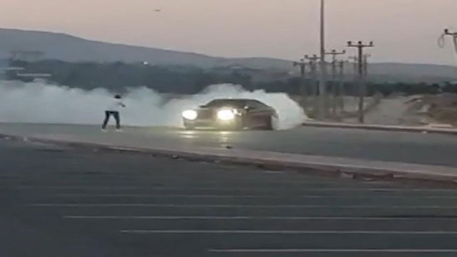 Ehliyetsiz sürücünün hastane otoparkında yaptığı drifte ceza yağdı! Cezayı duyanların dudakları uçukladı - Resim: 0