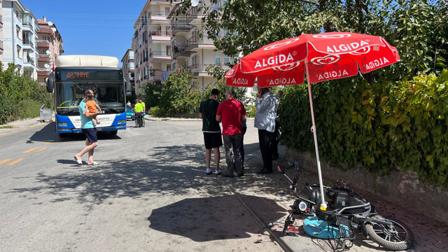 Ankara'da belediye otobüsü 9 ve 11 yaşlarındaki 2 çocuğa çarptı - Resim: 0