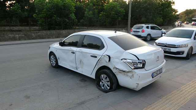 Antalya'da alkollü sürücü park halindeki otomobile çarpıp 10 metre sürükledi! - Resim: 0