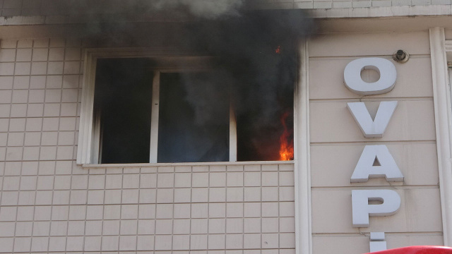 Samsun'da yanan ofis çarşı esnafını korkuttu! - Resim: 1