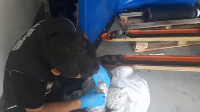 Osmaniye'de uyuşturucu operasyonu! Gizli bölmede 145 kilo 450 gram skunk ele geçirildi - Resim: 0