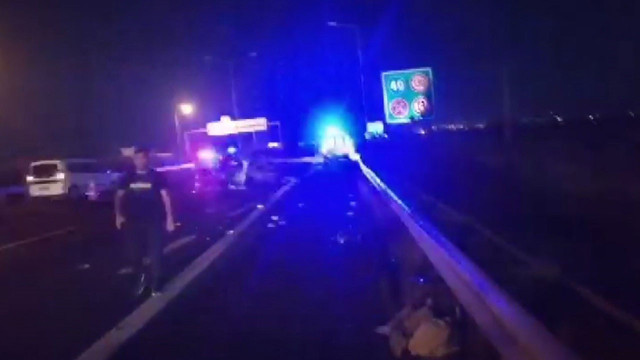 Gaziantep'te zincirleme kaza! 3 araç birbirine girdi: 2 ölü, 10 yaralı - Resim: 1