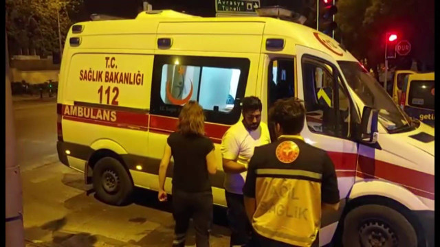 Üsküdar'da korkutan kaza! Dolmuş ve taksi çarpıştı: 3 kişi yaralandı - Resim: 2