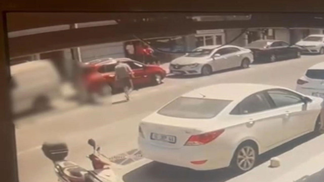 Kardeşini öldüren kişiyi sokak ortasında kurşuna dizdi! O anlar güvenlik kamerasına saniye saniye yansıdı - Resim: 2