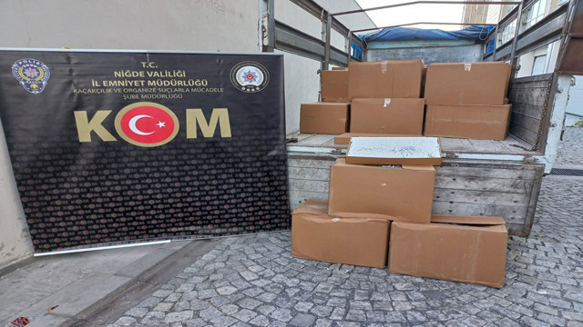 Niğde'de polis ekiplerinden makaron operasyonu! 7 milyon 550 bin adet kaçak makaron ele geçirildi - Resim: 0