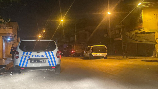 Motosikletle gelip kaldırımdaki kişiye kurşun yağdırdılar! - Resim: 0