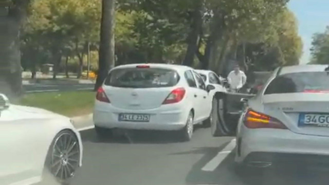 Bakırköy'de trafiği yavaşlatan maganda konvoycular tepki gösteren vatandaşı darp etti! - Resim: 1