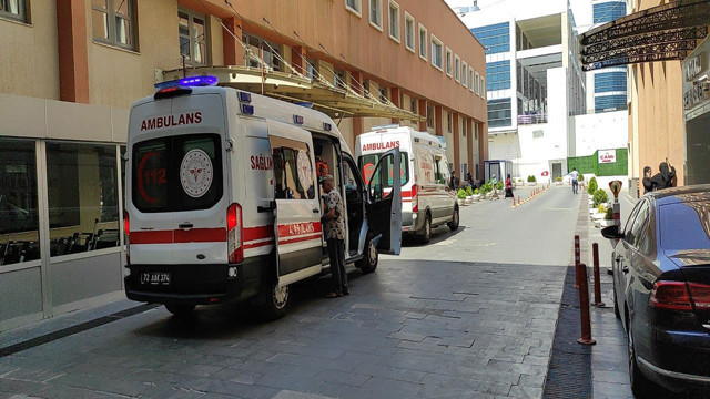 Batman'da el freni çekilmeyen iş makinasının altında kalan 15 yaşındaki çocuk can verdi! - Resim: 0