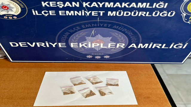 Edirne'de polisin durdurduğu iki şüphelide uyuşturucu ele geçirildi! - Resim: 0